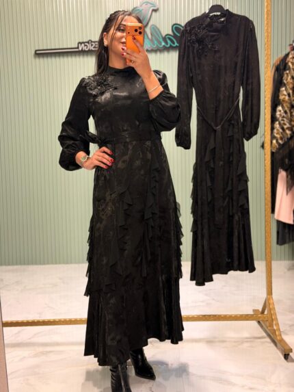 Jakar Kumaş Fırfır Detaylı Elbise